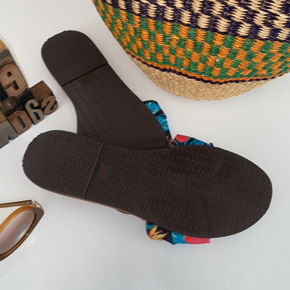 🇧🇷havaianas Women’s ‘You St. Tropez’ Sandals in Tropical Print - Picture 4 of 8